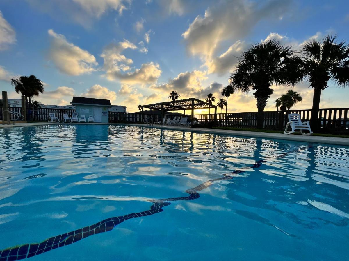 Rockport Waterfront Condo With A View Екстериор снимка